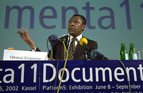 documenta-Leiter Okwui Enwezor / Bild: APA