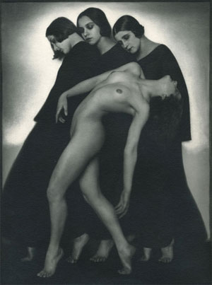 Artikelbild: Tutuloses Ballett: 1925 fotografierte Koppitz Tänzerinnen der 
Staatsoper. Die "Movement Study"  ist eine Ikone der klassischen 
Moderne.  - Foto: J. Faber