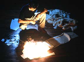 Dragon-Explosion on Issey Myake Clothing (Work in Progress in NYC Studio), 1998 / �Bild: Hiro Ihara