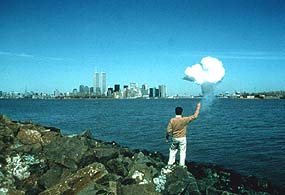 The Contury with Mushroom Clouds, Event Manhattan, 1998 / �Bild: Hiro Ihara
