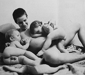 Kommune Friedrichshof, 1976 / �Bild: Galerie Steinek, Wien