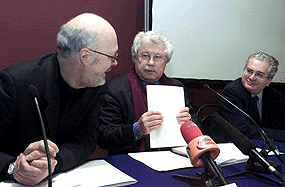 Thomas Krens, Wilfried Seipel, Mikhail Piotrovski  bei der Vertragsunterzeichnung / �Bild: APA