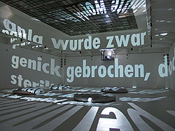 Foto: 2006 Jenny Holzer, VBK, Vienna
