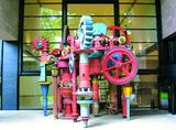 Illustration
- Eine Skulptur von Jean Tinguely vor dem Basler Tinguely-Museum. 
