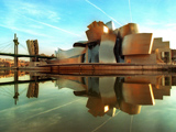 Illustration
- Das Guggenheim-Museum in Bilbao feiert am Freitag sein zehnjähriges Bestehen.