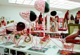 Willkommen im Warenhaus des Horrors: Thomas Hirschhorn zeigt in der Secession seine Installation 