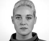 Der "chirurgische" Blick: Thomas Ruff zählt zu den bekanntesten Fotografen der Gegenwart. Im Bild: "Porträt (S. Weirauch)", 1988, Foto: VBK, Wien 2009