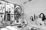 Protest! Elke Krystufek agitiert gegen die männliche Übermacht in der Kunstwelt. Foto: Hertha Hurnaus