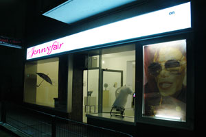 Foto: Veres Artikelbild: Die Jennyfair erweitert ihre Umlaufbahn: Die Räume der "Ausstellungsstrasse" genügen heuer nicht mehr - Foto: Veres