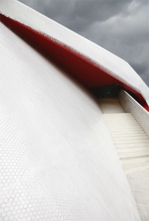 Foto: Maria Ziegelböck Artikelbild: Nacht- sowie Innen- und Detailansichten des österreichischen Pavillons in Shanghai: ein von span architects in Zusammenarbeit mit Arkan Zeytinoglu
entwickeltes Gebäude. - Foto: Maria Ziegelböck