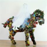 Ein 
Highlight der Ausstellung im Essl Museum: "La marieé à cheval"
 (Die Braut auf dem Pferd), 1963-97, aus der Serie von Niki de Saint 
Phalles "Bräuten". Foto: Herling/Gwose