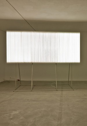 Artikelbild: Reduktionistisches Vokabular: die Installation Ohne Titel (2010) ist bei der Triennale Linz zu sehen.
Links:www.nadimvardag.comwww.triennalelinz.atwww.kunsthallewien.at - Foto: Otto Saxinger