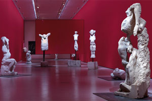 Artikelbild: Blick in der Hrdlicka-Ausstellung "Schonungslos". - Foto: Belvedere