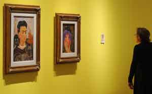Artikelbild: Die Retrospektive hat zuvor schon im Martin-Gropius-Bau in Berlin für einen 
BesucherInnenrekord gesorgt. - Foto: EPA/JENS KALAENE