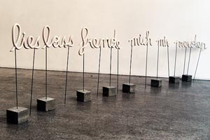 Foto: Kerstin Engholm Galerie Artikelbild: "Den Objekten eine Spur mehr als nur Schweigen abtrotzen", Ansicht der Ausstellung von Misha Stroj.
- Foto: Kerstin Engholm Galerie