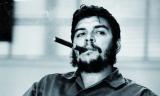 In 
Macho-Pose: Ernesto "Che" Guevara auf einem Foto von René 
Burri. Foto: René Burri/Magnum Photos
