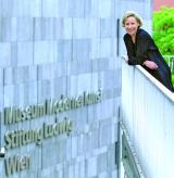 Will an 
edle Spender appellieren – und zeigt ihre eigene Handschrift erstmals im
 Herbst nächsten Jahres: Karola Kraus, neue Direktorin des Museums 
Moderner Kunst Foto: apa/Georg Hochmuth
