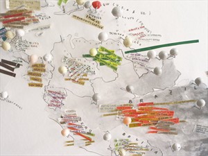 Artikelbild: Überall auf der Welt sammeln Ballons Daten zum Klima: Nin Brudermann 
macht die staatenübergreifende Kooperation sichtbar.  - Foto: Nin Brudermann