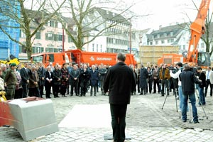 Artikelbild: Spatenstich für das Landesmuseum am Kornmarktplatz in Bregenz im April 2010 - Foto: Vorarlberger Landespressestelle / Udo Mittelberger