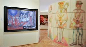 Artikelbild:  "Jesus vor Pilatus" (links) von Ernst Fuchs ist eines von 150 gezeigten Werken. - Foto: APA-FOTO: HERBERT NEUBAUER
