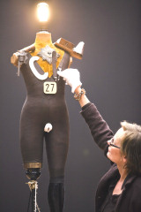 Surreal: "Der 
wildgewordene Spießer Heartfield" 1920, von George Grosz und John 
Heartfield. Foto: epa/F. Rumpenhorst