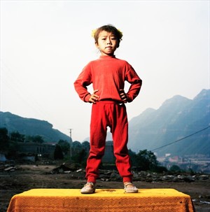 Artikelbild: Eines der 176 Gesichter von China, das Mathias Braschler und Monika Fischer porträtierten. - Foto: braschler/fischer