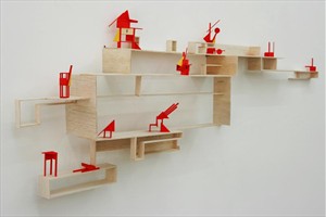 Artikelbild: Nadezhda Busheneva (Untitled, 2011) beschäftigt sich mit dem Vergessen 
und 
mit Verharmlosung und Nostalgie rund um Symbole der Sowjet-Zeit. - Foto: Galerie Insam