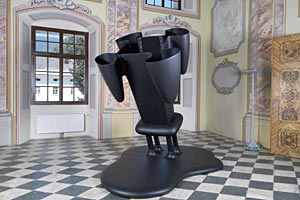 Foto: Gorisek Artikelbild: "Catch me if you can" könnte als Motto über allen Skupturen von Julie
Hayward stehen: im Bild "I wanna go home". - Foto: Gorisek