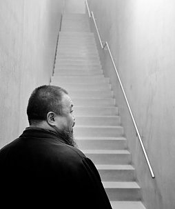 Ai Weiwei, wie ihn Rudolf Sagmeister, der Kurator der Bregenzer Ausstellung, sieht. Ai Weiwei, wie ihn Rudolf Sagmeister, der Kurator der Bregenzer Ausstellung, sieht.