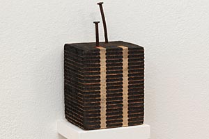 Foto: Galerie Lindner Artikelbild: Roger Acklings Werk ist in wichtigen internationalen Sammlungen, etwa in
der Londoner Tate, vertreten. Dieses Stück ("Voewood", 2011) sicherte
sich allerdings ein privater Sammler. - Foto: Galerie Lindner