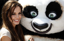 Angelina Jolie gut gelaunt in Cannes